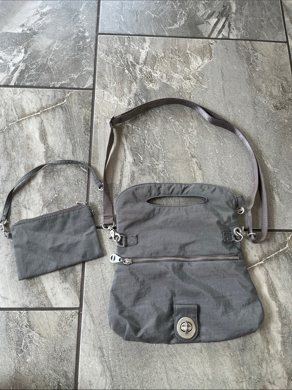 🩶 Baggallini Crossbody Foldover Purse With Wristlet 2 Piece Set Grey